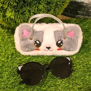 KITTY sunglasses plush snapcase or purse. Glasses - black frame & grey lens NWT
